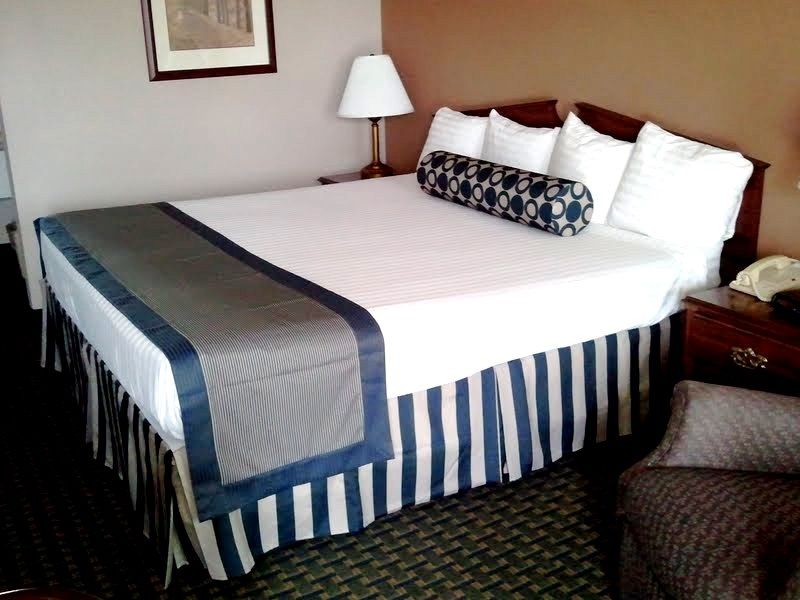 Magnuson Hotel Red Baron Garden City Quarto foto
