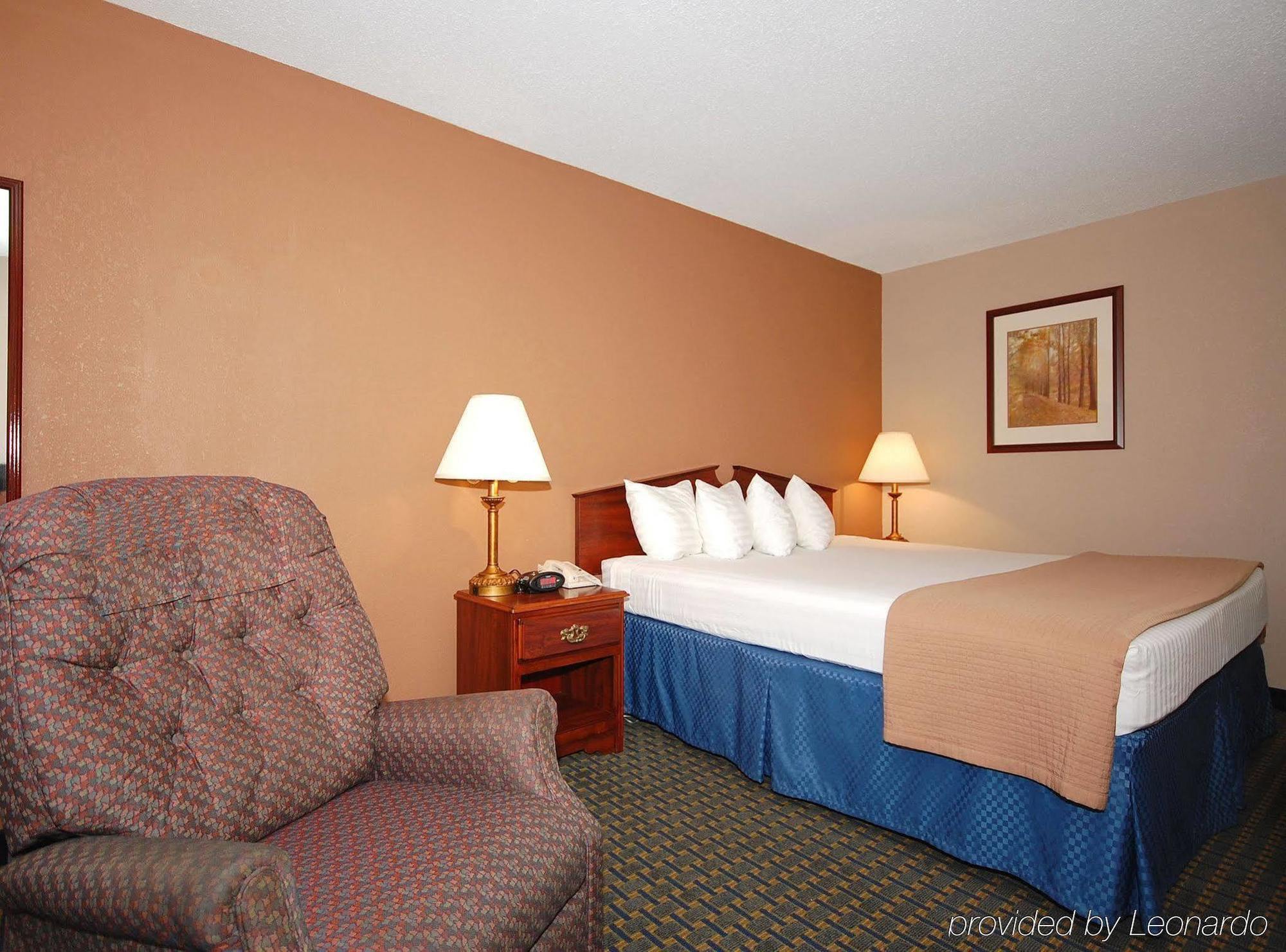 Magnuson Hotel Red Baron Garden City Quarto foto